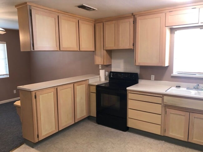 Building Photo - NOW AVAILABLE!! QUAINT HOME IN NEWMAN OUT IN THE COUNTRY