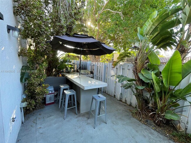 Building Photo - 764 NE 206th Terrace