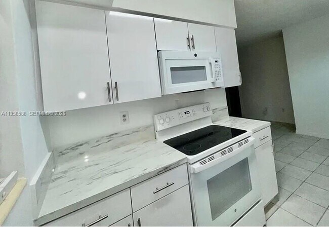 Building Photo - 6511 Santona St