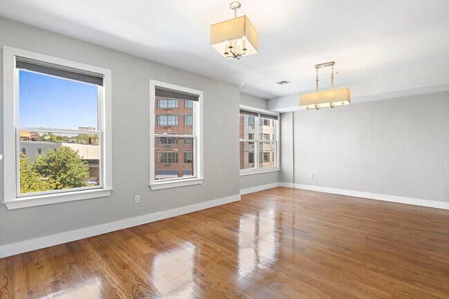 Building Photo - 349 3rd St