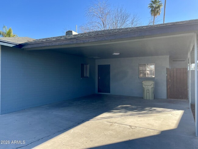 Building Photo - 7519 N 59th Ln