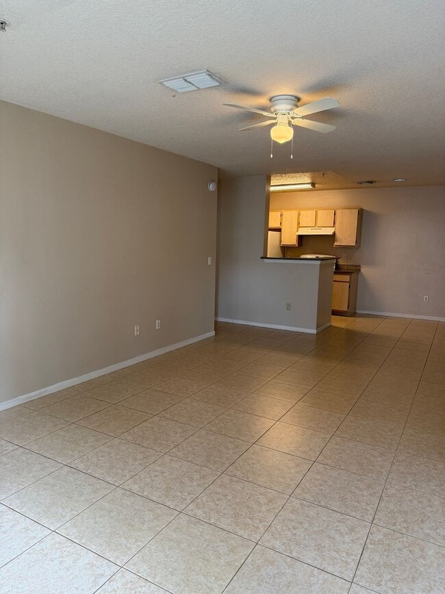 Building Photo - 4344 S Kirkman Rd