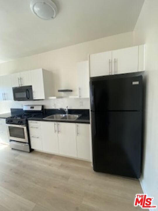 Building Photo - 814 S Hobart Blvd