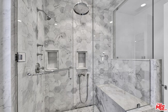 Building Photo - 1203 Park Way