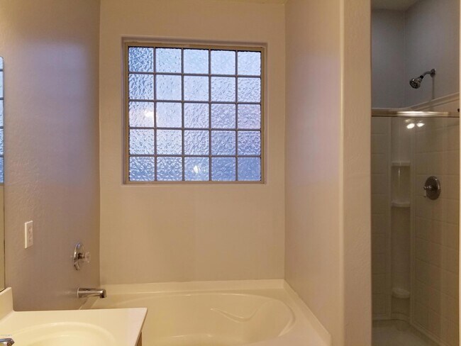 Building Photo - 7410 W Darrel Rd