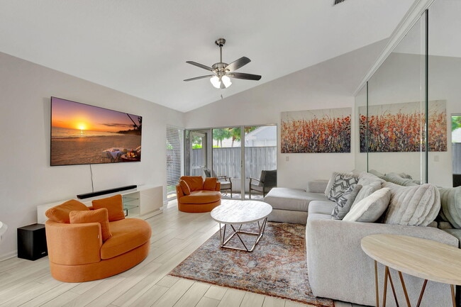 Building Photo - 15 Admirals Ct