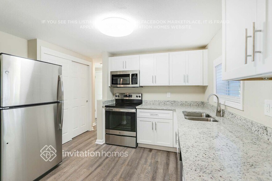 Building Photo - 3620 Westchester Dr