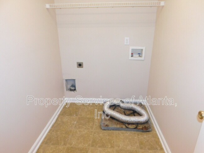 Building Photo - 3543 Aberdeen Way