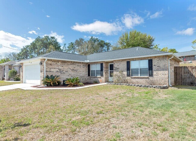 Building Photo - Renovated 3BR/2BA All-Brick Home | South C...