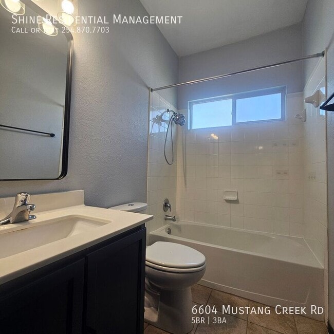 Building Photo - 6604 Mustang Creek Rd