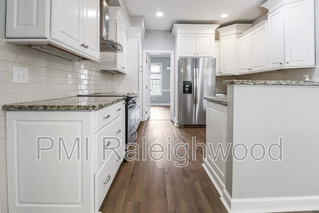 Building Photo - 301 Perry Creek Dr