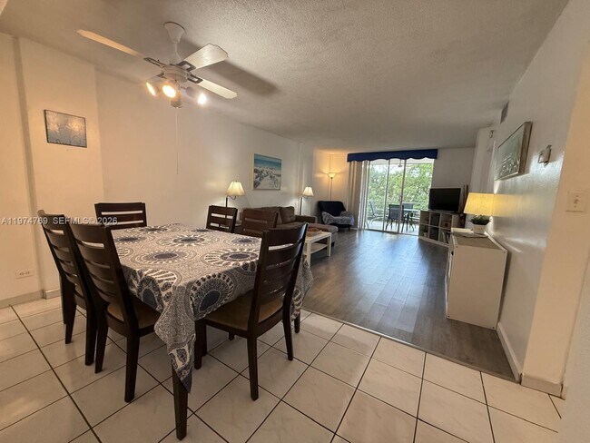 Building Photo - 3660 NE 166th St