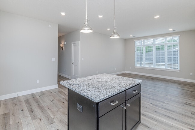 Building Photo - 32 Blue Ridge Rd