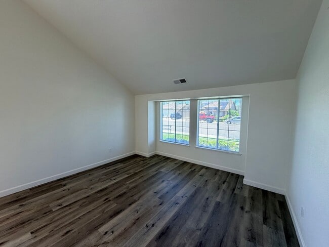 Building Photo - 1311 St Francis Dr