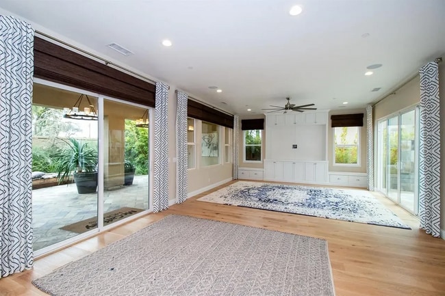 Building Photo - 583 Crescent Ln