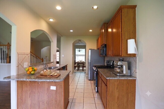 Building Photo - 5102 Heatherdawn Ct