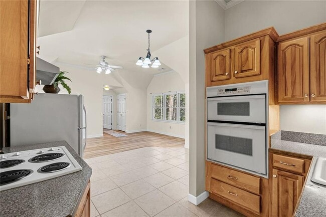 Building Photo - 4640 Chestatee Pointe Rd