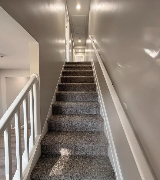 Building Photo - 404 Sharp St