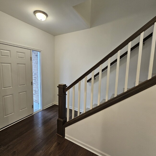 Building Photo - 4 bedroom, 3 full bathrooms, 2 car garage ...