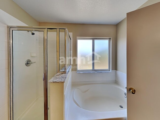 Building Photo - 1612 Redfin Dr