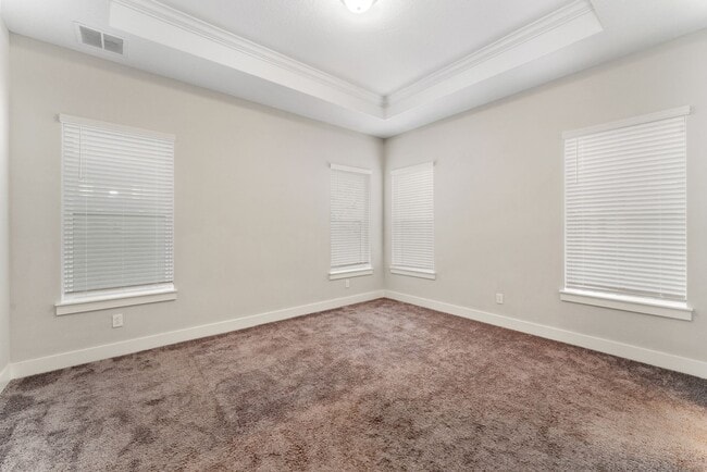 Building Photo - Nice 3/2.5 Bath Home with Bonus Room and 2...