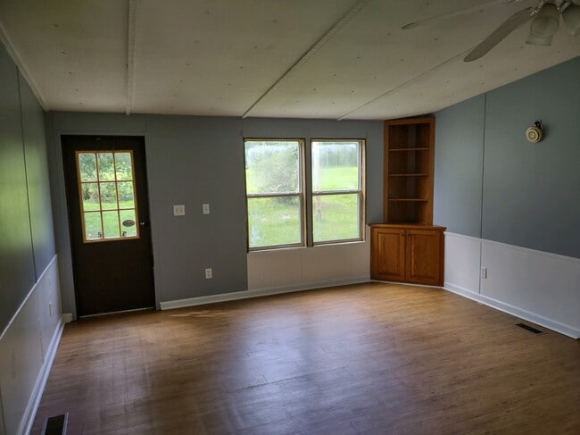 Building Photo - 572 Potter Woodberry Rd