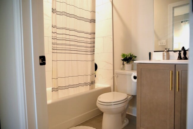 Building Photo - Gorgeous, New Home in Rocketts Landing: Available in July!