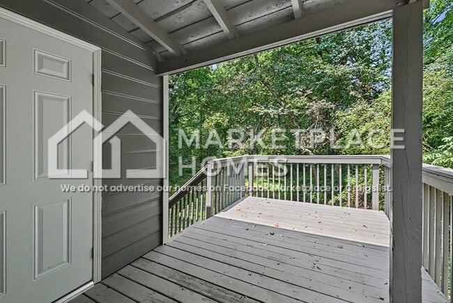 Building Photo - 6016 South Gordon Rd SW