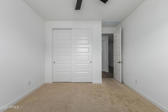 Building Photo - 6949 W Buckhorn Trail