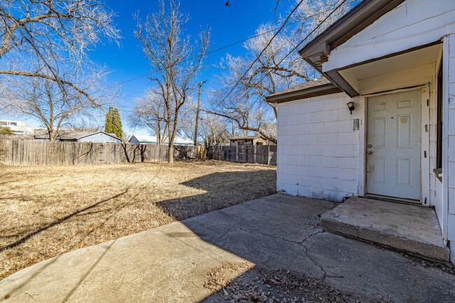 Building Photo - Beautifully Renovated 2-bedroom, 1-bathroom home!