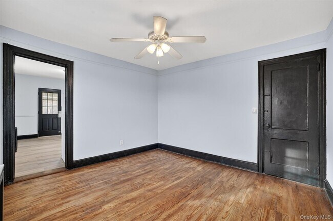 Building Photo - 364 Ashford Ave