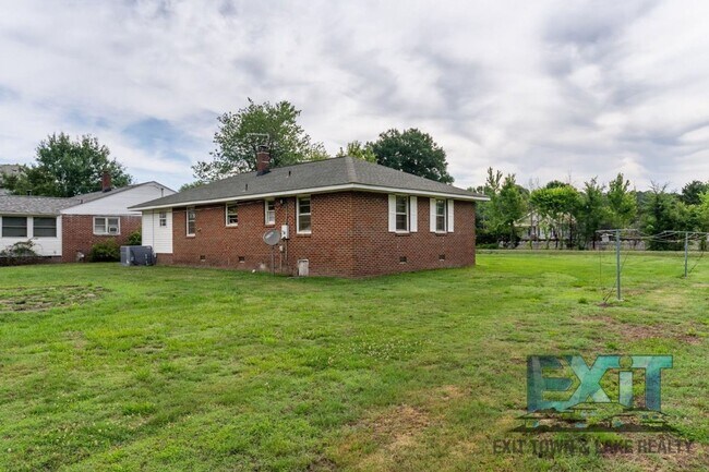 Building Photo - Charming 3BR Home in Jarratt - Convenient Location Near I-95