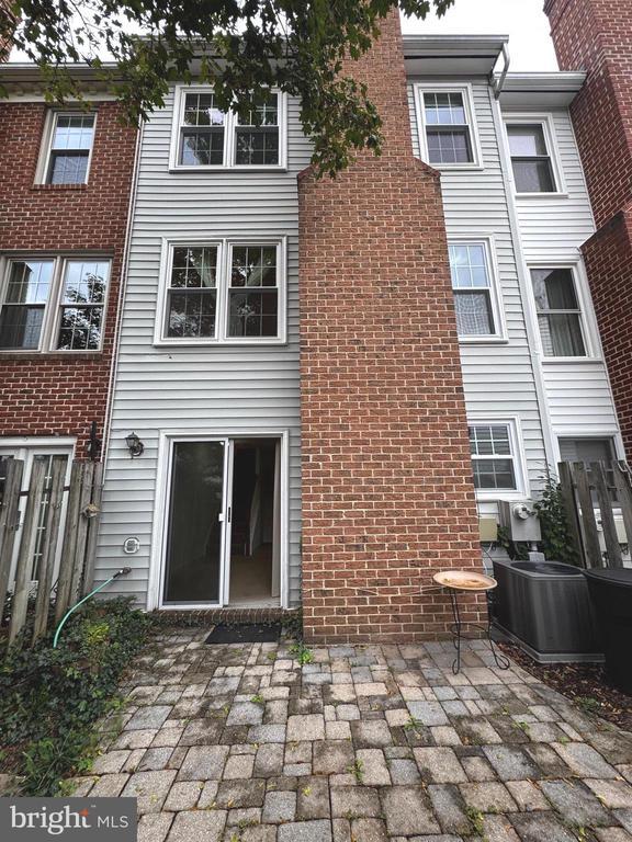 Building Photo - 2113 N Tazewell Ct