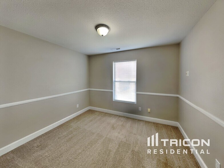Building Photo - 3935 Kellybrook Dr