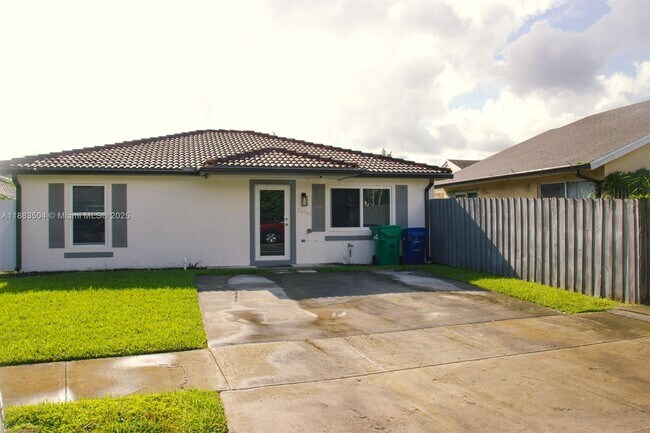 Building Photo - 25760 SW 127th Ct
