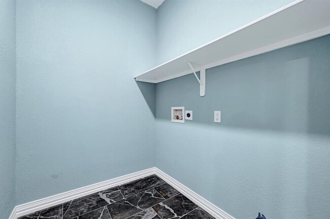 Building Photo - 898 Rd 3556