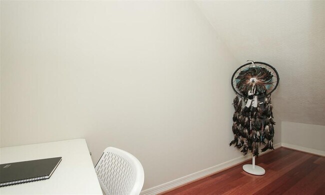 Building Photo - 908 Garden Oaks Terrace