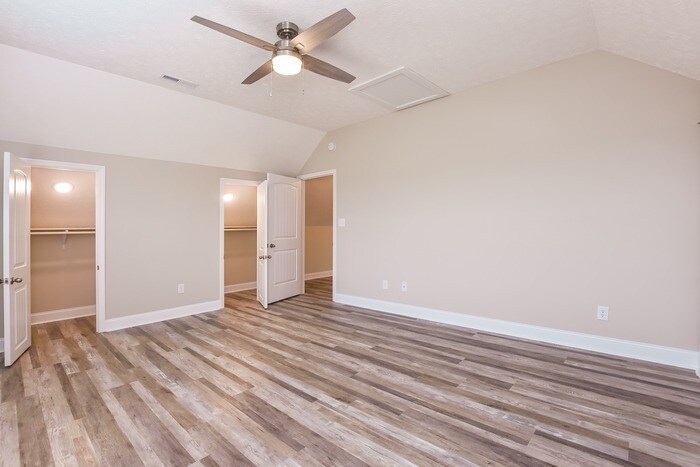 Building Photo - 15646 Landview Ln