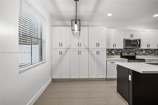 Building Photo - 4859 NW 55th Pl