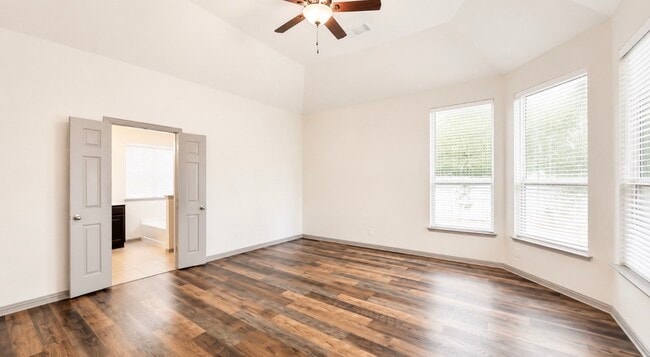 Building Photo - 6181 Bridgewater Ln