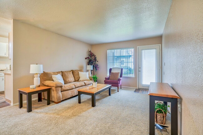 Building Photo - Oak Glen Apartments
