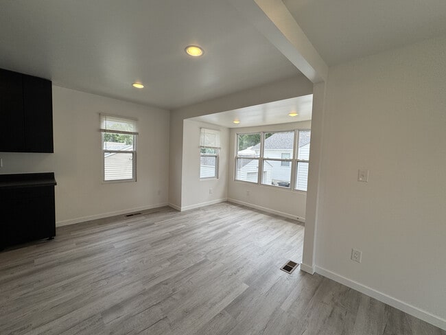 Building Photo - 514 Meyer Rd