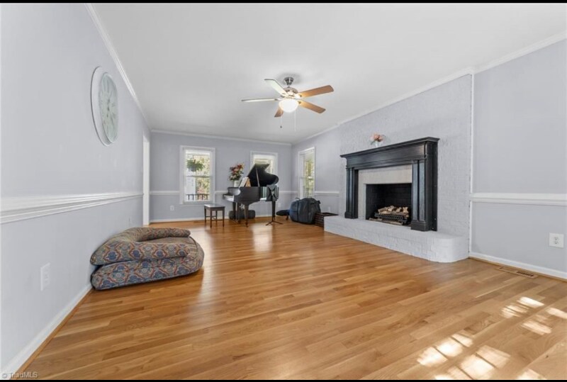 Building Photo - 544 Woodland Dr