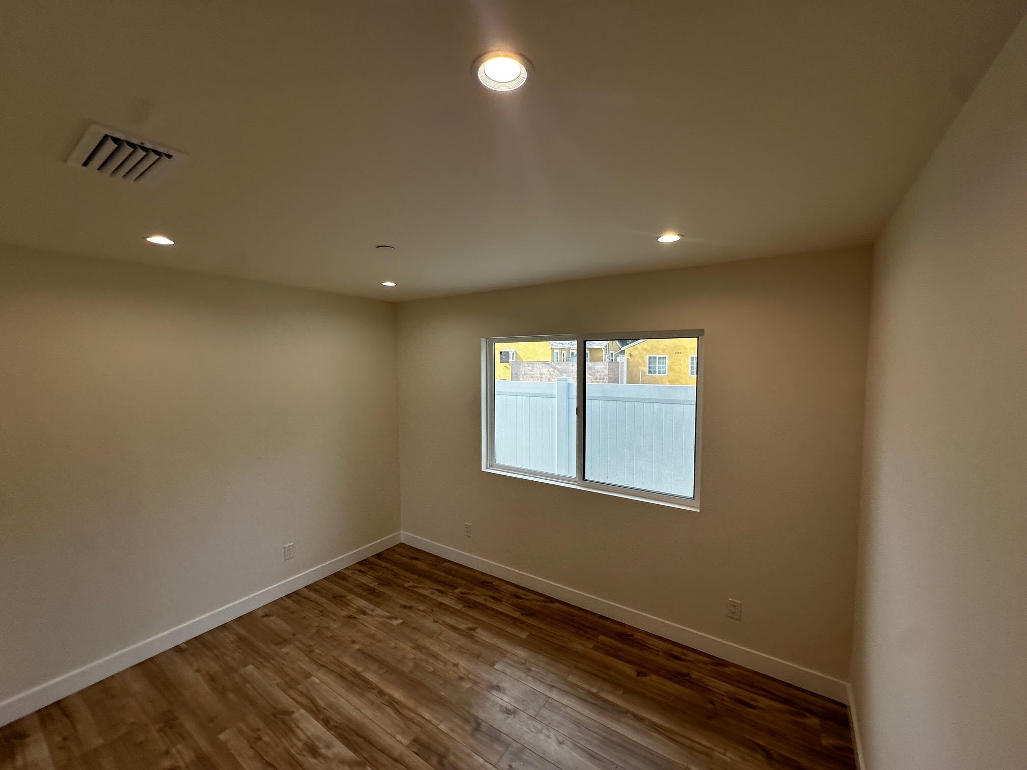 Building Photo - 15950 Cohasset St