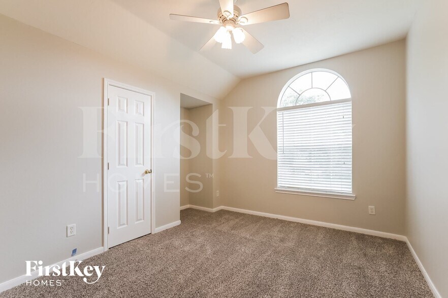 Building Photo - 12210 Lakewood Valley Ct