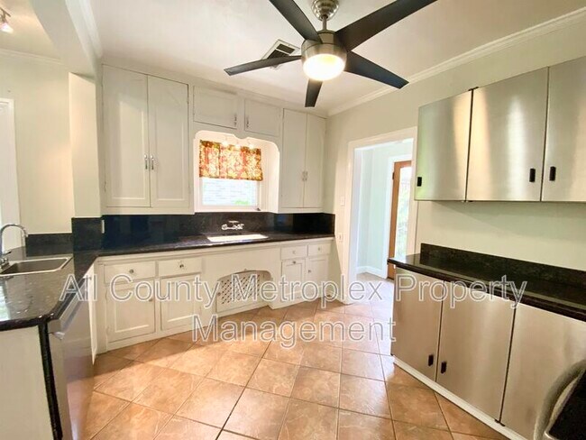 Building Photo - 5253 Monticello Ave