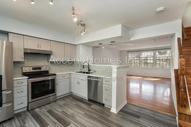 Building Photo - 5028 9th St S