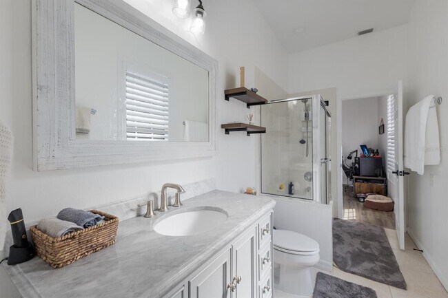 Building Photo - 9405 Boxthorn Pl