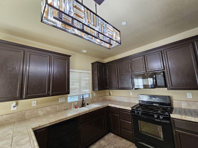 Building Photo - 5620 Bloom Dr