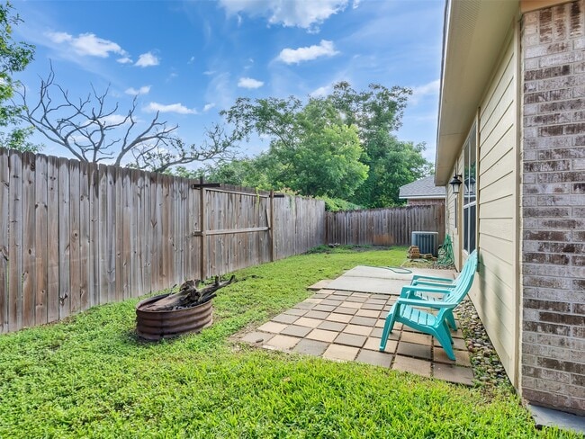 Building Photo - 1906 Cameo Ct